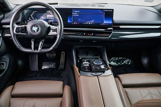 Used 2026 BMW 530i xDrive AWD/4WD image 23