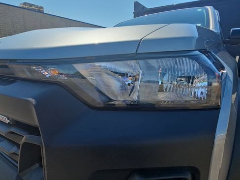 Used 2023 Chevrolet Colorado Trail Boss w/ Technology Package AWD/4WD image 36