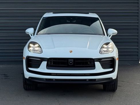 Used 2026 Porsche Macan AWD/4WD image 10