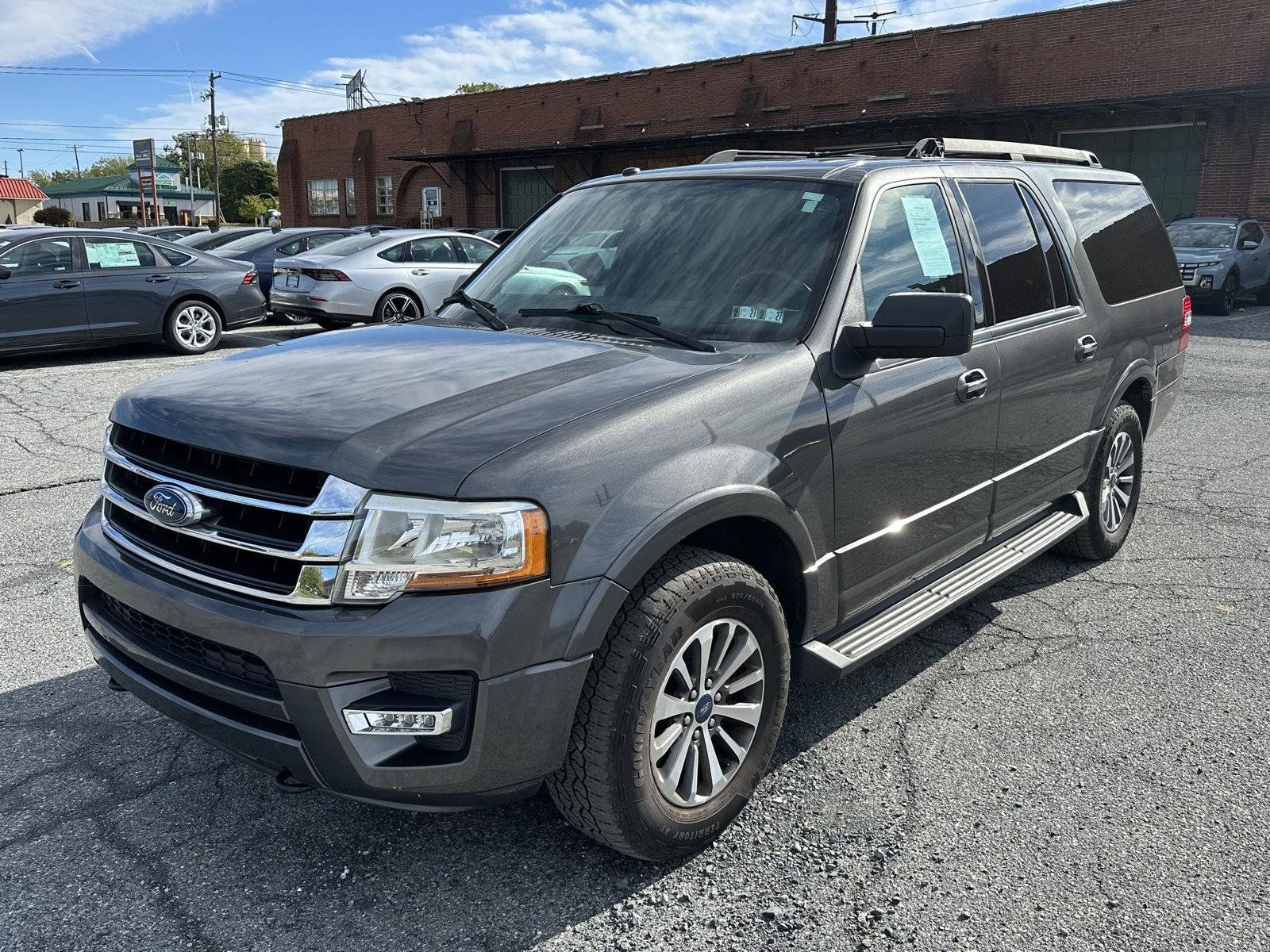 Used 2017 Ford Expedition EL XLT w/ Equipment Group 202A AWD/4WD image 4