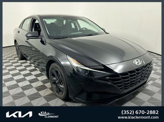 Used 2023 Hyundai Elantra SEL image 1