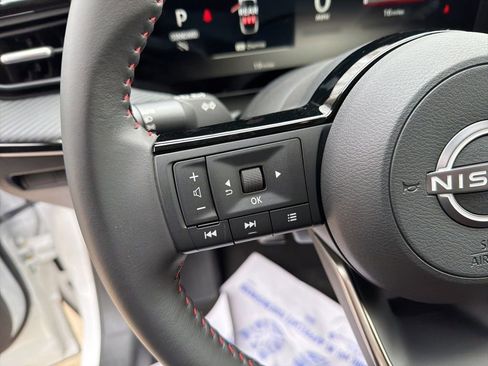 Used 2025 Nissan Kicks SR image 18