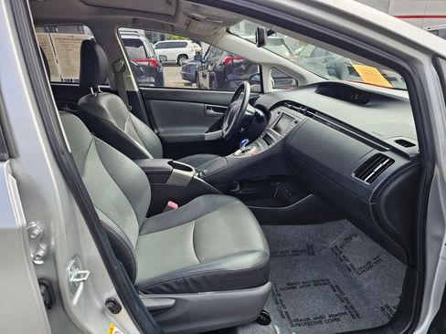 Used 2012 Toyota Prius Four w/ Deluxe Solar Roof Pkg FWD image 10