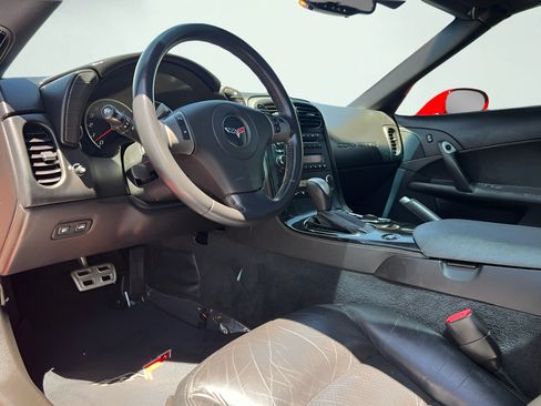 Used 2009 Chevrolet Corvette Coupe w/ Preferred Equipment Group RWD image 2