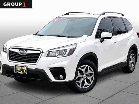 Used 2020 Subaru Forester Premium image 1