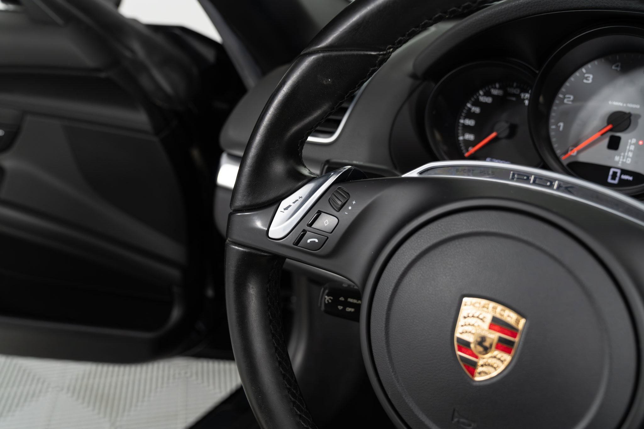 Used 2015 Porsche Boxster S RWD image 33