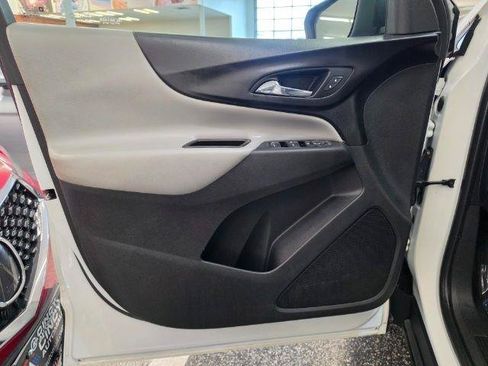 Used 2018 Chevrolet Equinox LS FWD image 26