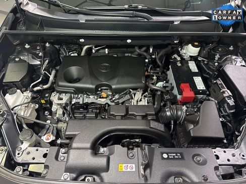 Used 2020 Toyota RAV4 XLE image 4