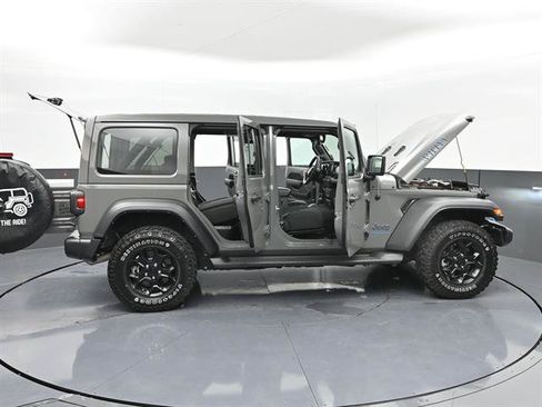 Used 2023 Jeep Wrangler Unlimited w/ Sun & Screen Package AWD/4WD image 52