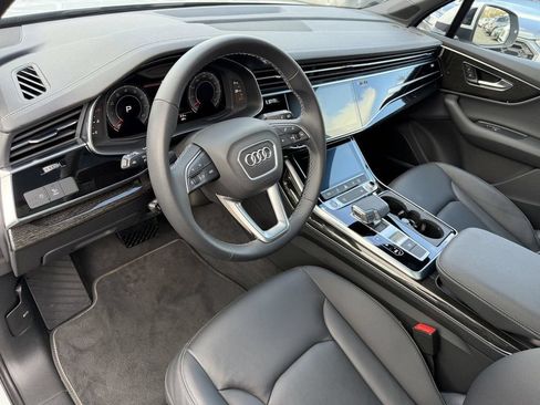 Used 2025 Audi Q7 2.0T Premium w/ Convenience Plus Package AWD/4WD image 17