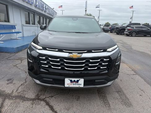 Used 2025 Chevrolet Equinox LT FWD image 3