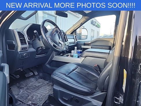 Used 2022 Ford F250 Lariat w/ Black Appearance Package image 6