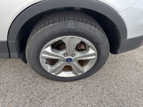 Used 2015 Ford Escape SE FWD image 9