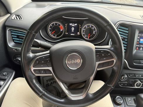 Used 2021 Jeep Cherokee Latitude Lux AWD/4WD image 17