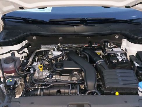 New 2026 Volkswagen Taos SE FWD image 27