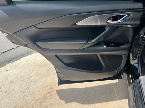 Used 2018 MAZDA CX-9 Touring AWD/4WD image 13