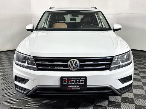 Used 2018 Volkswagen Tiguan SE AWD/4WD image 2