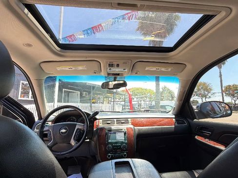 Used 2014 Chevrolet Tahoe LTZ RWD image 30