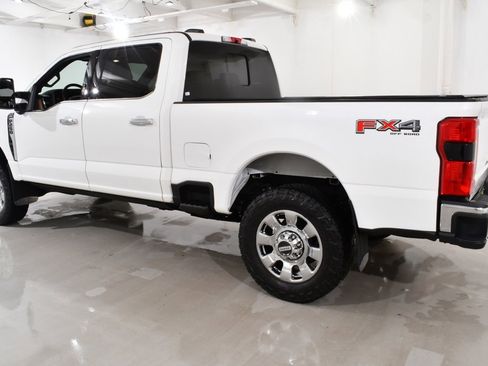 Used 2023 Ford F250 Lariat w/ Chrome Package image 15
