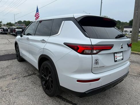 Used 2024 Mitsubishi Outlander SE Black Edition FWD image 7