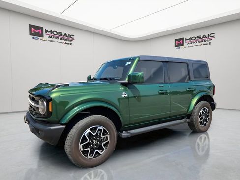 Used 2023 Ford Bronco Outer Banks image 4