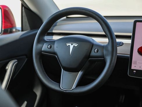 Used 2021 Tesla Model Y Long Range AWD/4WD image 15
