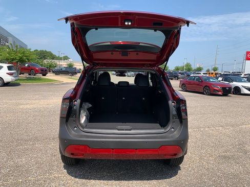 New 2026 Nissan Kicks SR FWD image 5