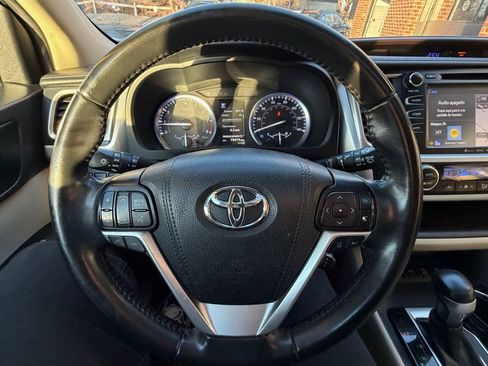 Used 2019 Toyota Highlander XLE image 15