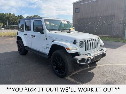 Used 2023 Jeep Wrangler Unlimited Sahara w/ Cold Weather Group AWD/4WD image 1