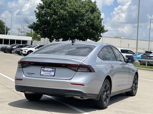 Used 2025 Honda Accord SE image 4