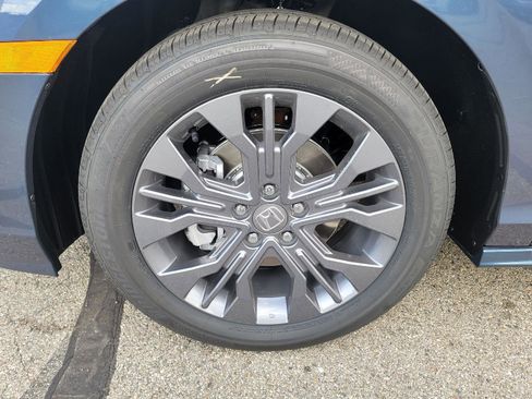 New 2026 Honda Odyssey Touring image 5