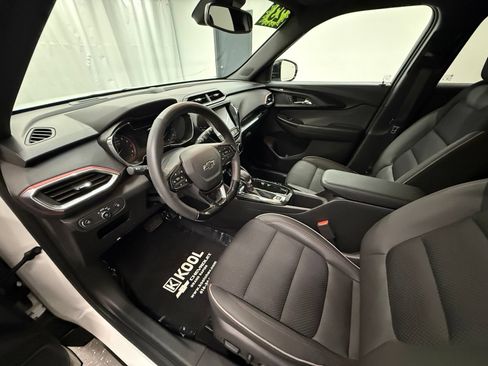 Used 2023 Chevrolet TrailBlazer RS w/ Convenience Package AWD/4WD image 11