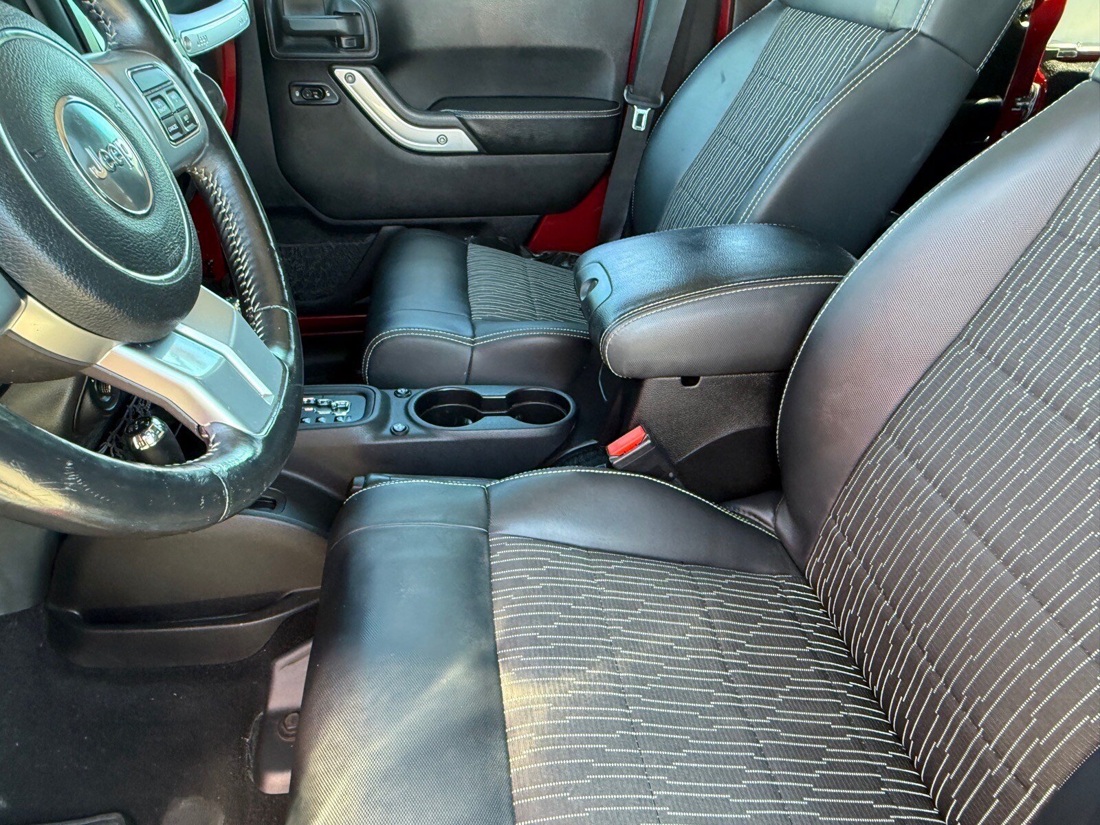 Used 2012 Jeep Wrangler Unlimited Sport AWD/4WD image 12