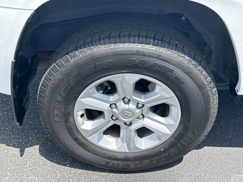 Used 2023 Toyota 4Runner SR5 Premium w/ Moonroof Package RWD image 17
