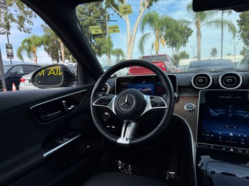Used 2025 Mercedes-Benz C 300 Sedan image 23