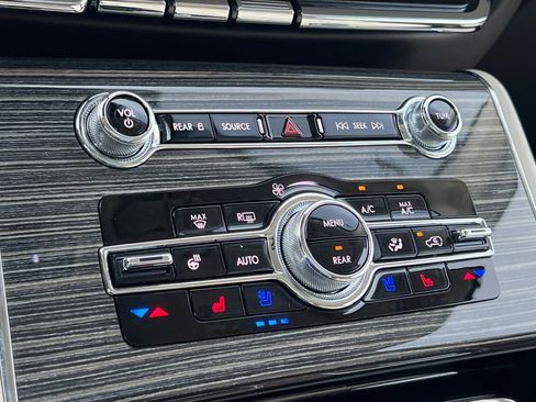 Certified 2023 Lincoln Aviator Black Label Grand Touring w/ Class IV Trailer Tow Package image 22