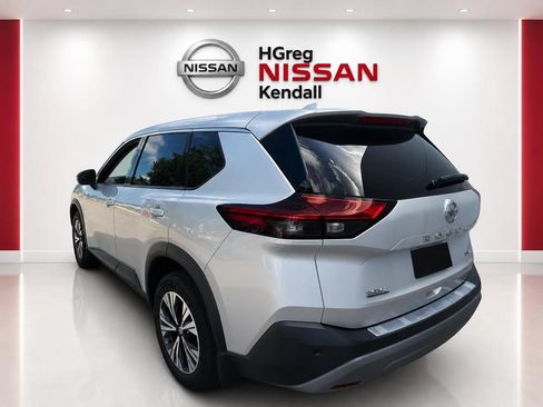 Used 2021 Nissan Rogue SV FWD image 4