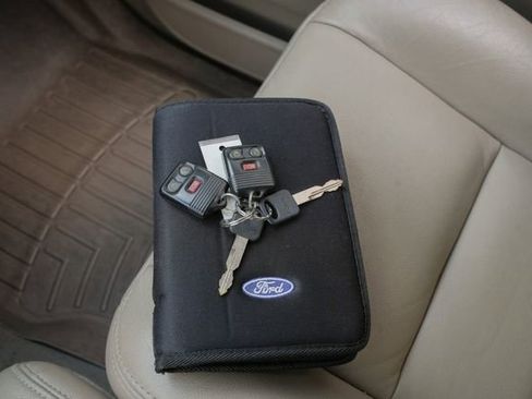 Used 2006 Ford F350 Lariat image 52