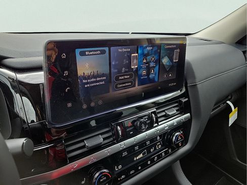 New 2026 Nissan Pathfinder SL image 17