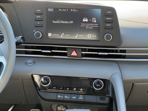 New 2025 Hyundai Elantra Sport image 13