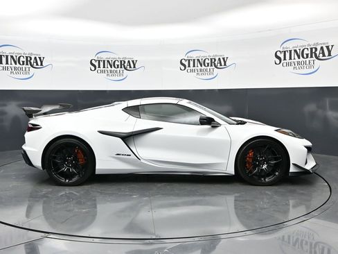 Used 2025 Chevrolet Corvette Z06 w/ Stealth Interior Trim Package RWD image 8