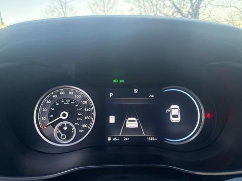 Used 2025 Genesis G70 2.5T w/ Sport Prestige Package image 17