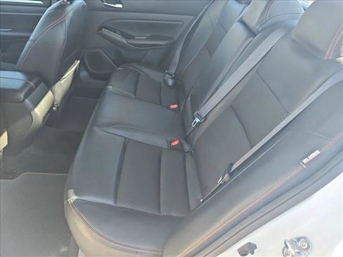 Used 2024 Nissan Altima 2.5 SR image 17