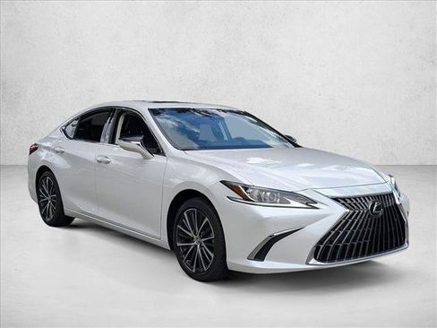 Used 2024 Lexus ES 350 w/ Premium Package FWD image 3
