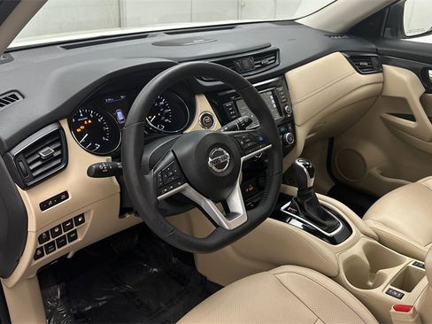 Certified 2019 Nissan Rogue SL w/ Premium Package image 18