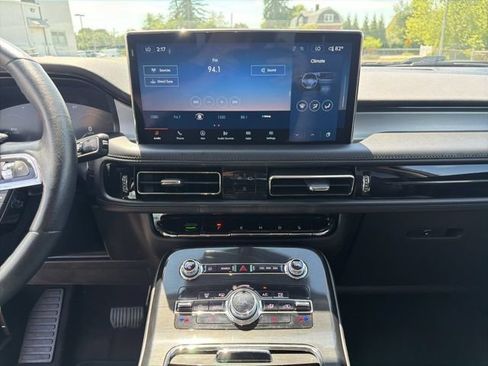 Used 2023 Lincoln Nautilus AWD w/ Premium Package image 17