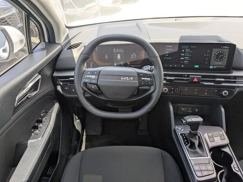 New 2026 Kia Sportage LX w/ LX Convenience Package FWD image 18