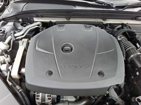 Used 2019 Volvo S60 T6 R-Design image 26