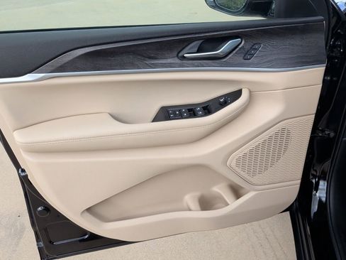 New 2025 Jeep Grand Cherokee L Limited image 11