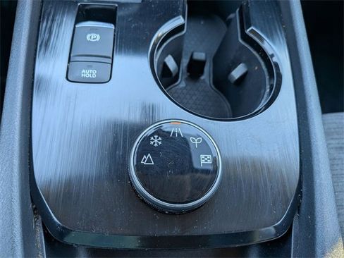 Certified 2023 Nissan Rogue SV image 17